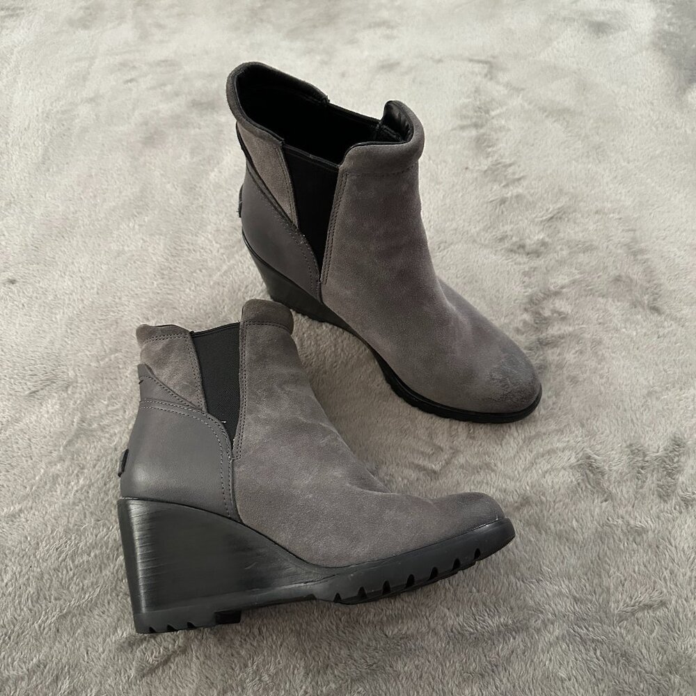 Sorel After Hours Wedge Chelsea Boots Gray Women's size 8